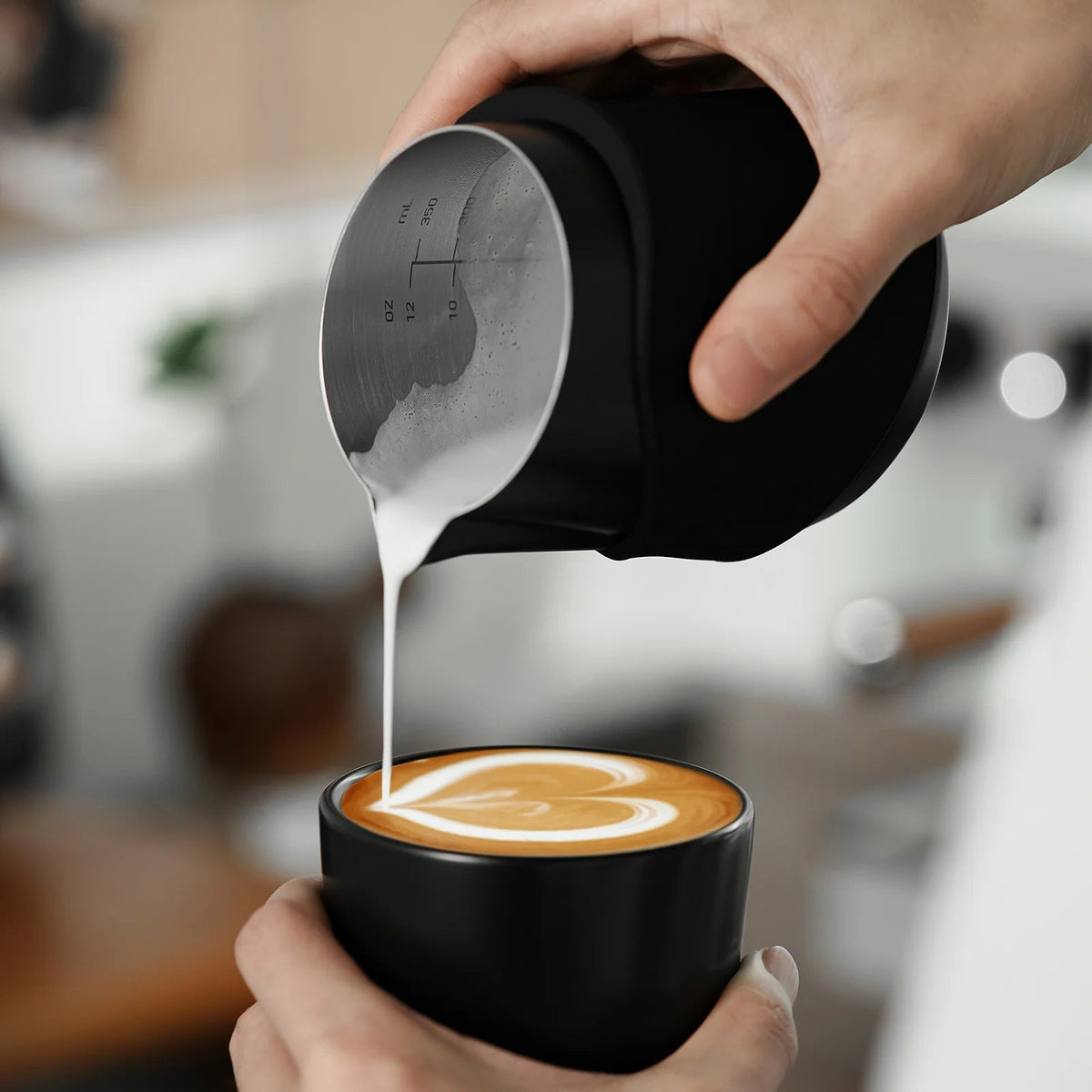 MHW-3Bomber GT Milk Pitcher Handle-less, 400ML Black